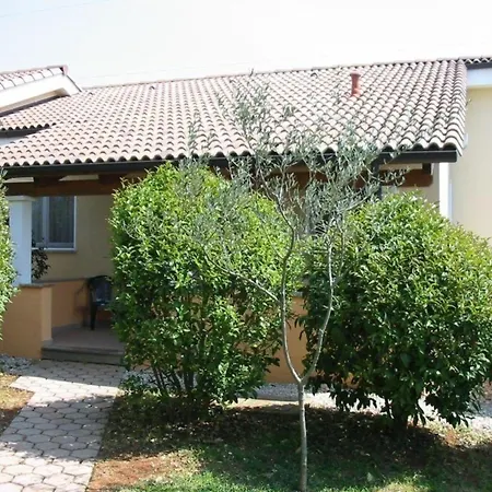 Ferienhaus Lorena Mit Salzwasser-pool In